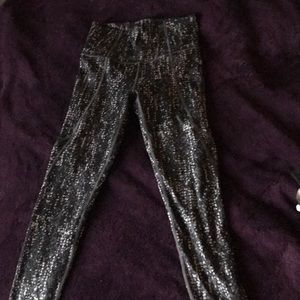 Athleta black grey lilac speckled leggings